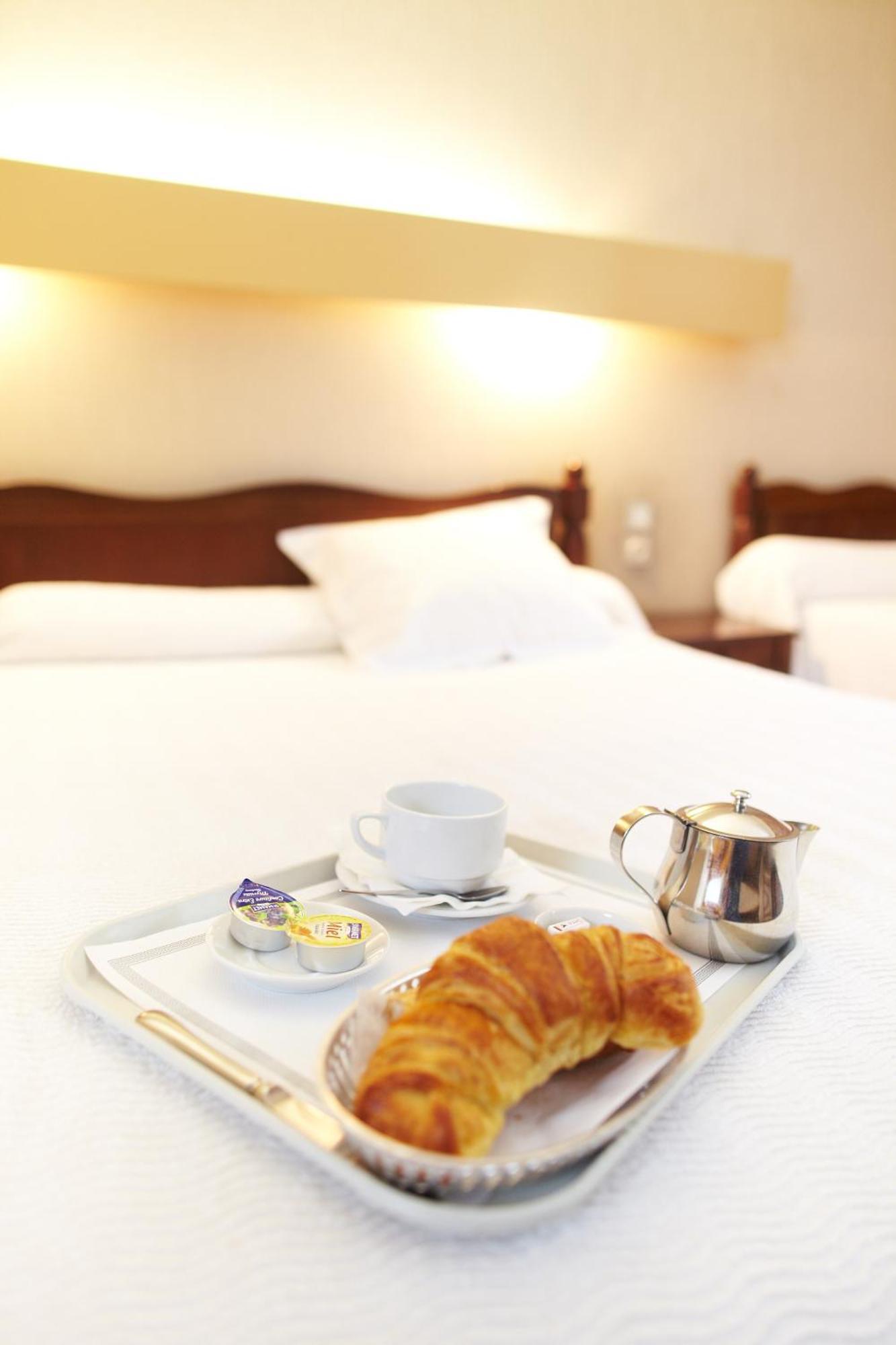 Hotel De Paris Bagnères-de-Luchon Rum bild